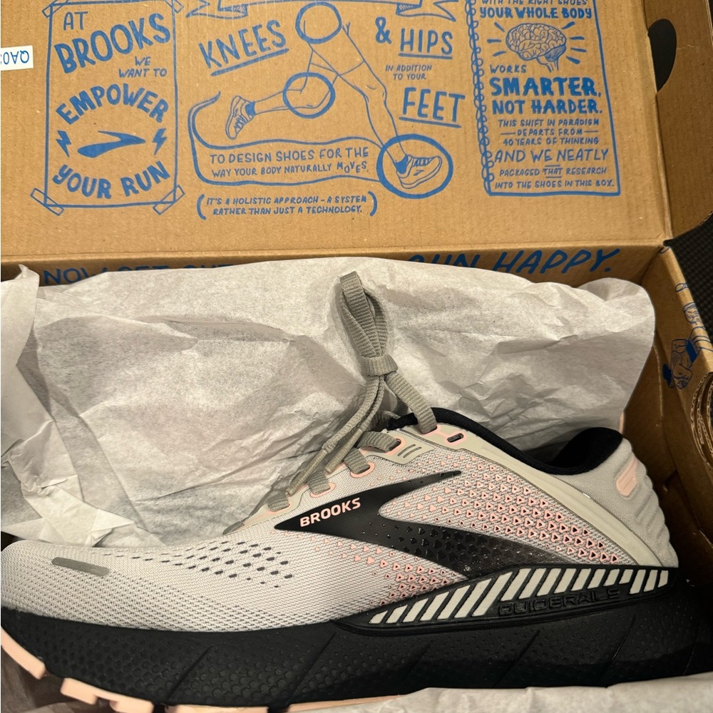 Brooks Women's Athletic Shoes - Gray and Black